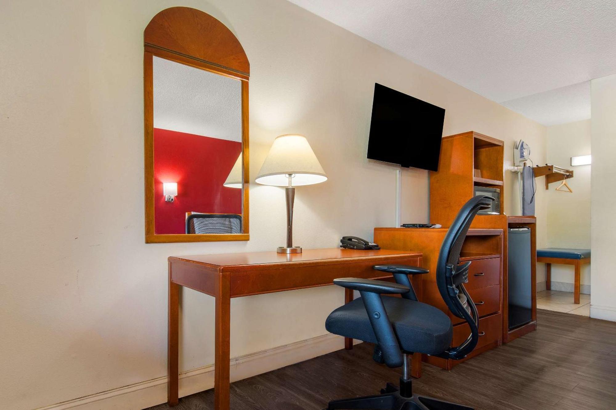 Econo Lodge Goldsboro Hwy 70 Экстерьер фото