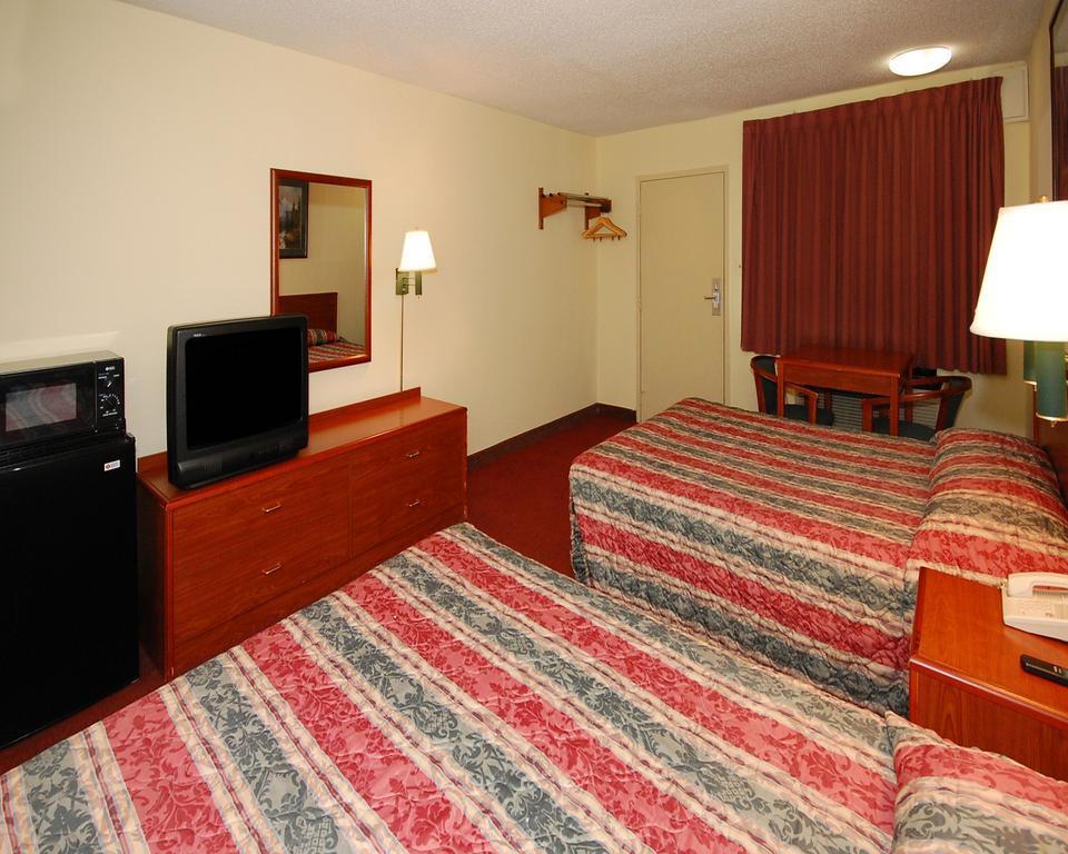 Econo Lodge Goldsboro Hwy 70 Экстерьер фото