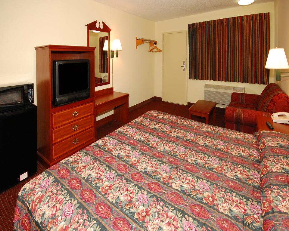 Econo Lodge Goldsboro Hwy 70 Экстерьер фото